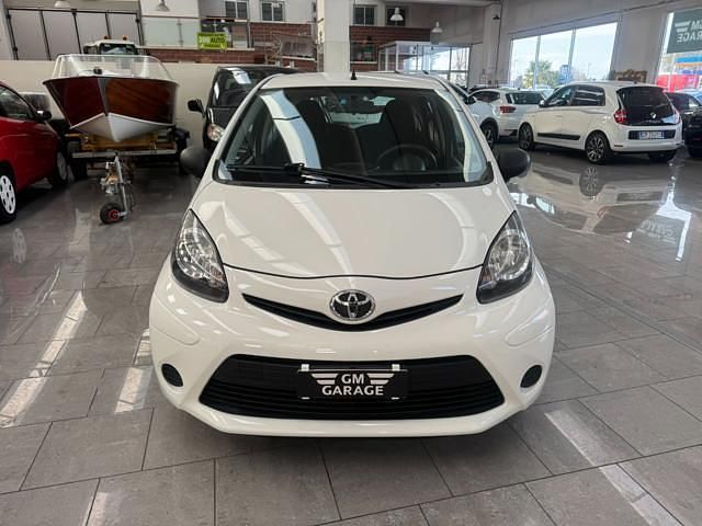Usata Toyota Aygo Connect Style 67 CV (49 kW) 2014 Bianco Utilitaria