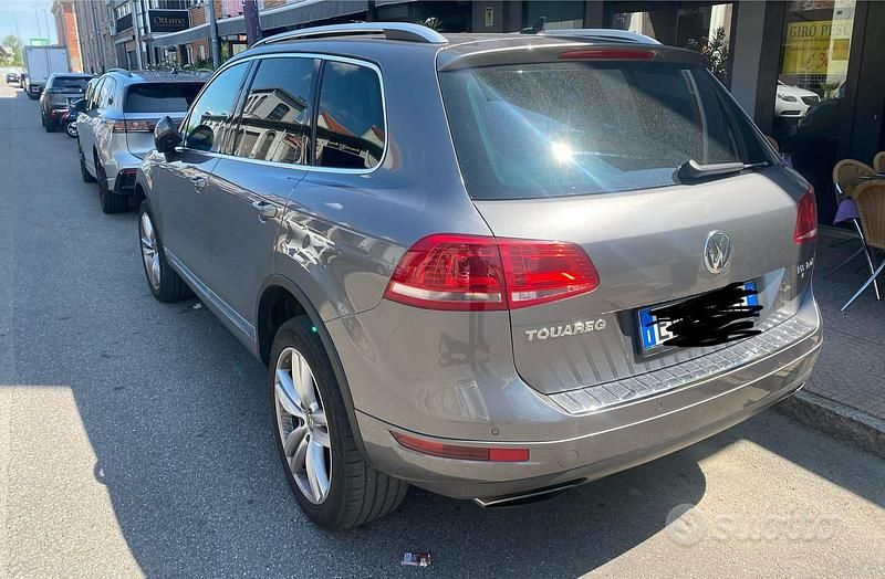 Usata VW Touareg 245 CV (180 kW) 2012 Grigio SUV