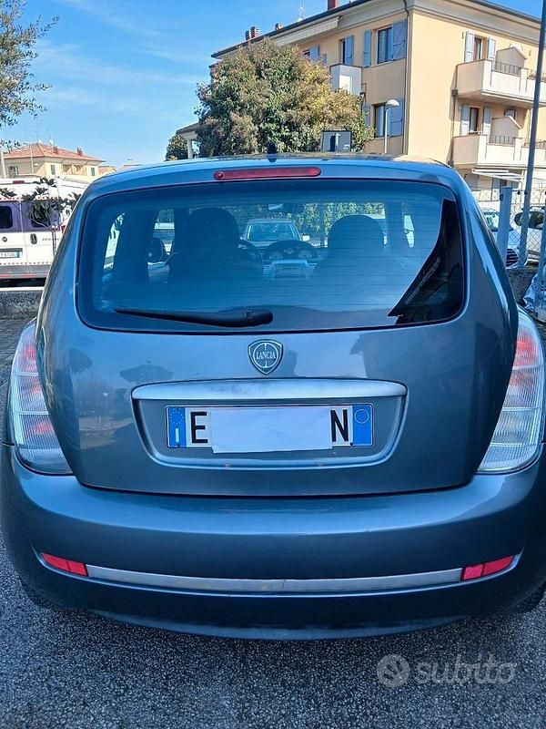 Usata Lancia Ypsilon 77 CV (56 kW) 2010 Grigio Utilitaria