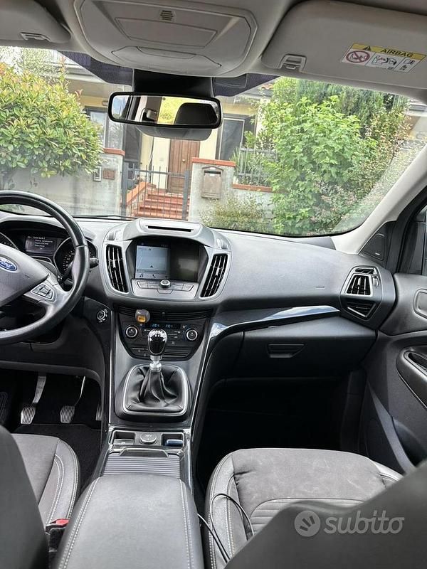 Usata Ford Kuga Titanium S 120 CV (88 kW) 2017 Grigio SUV