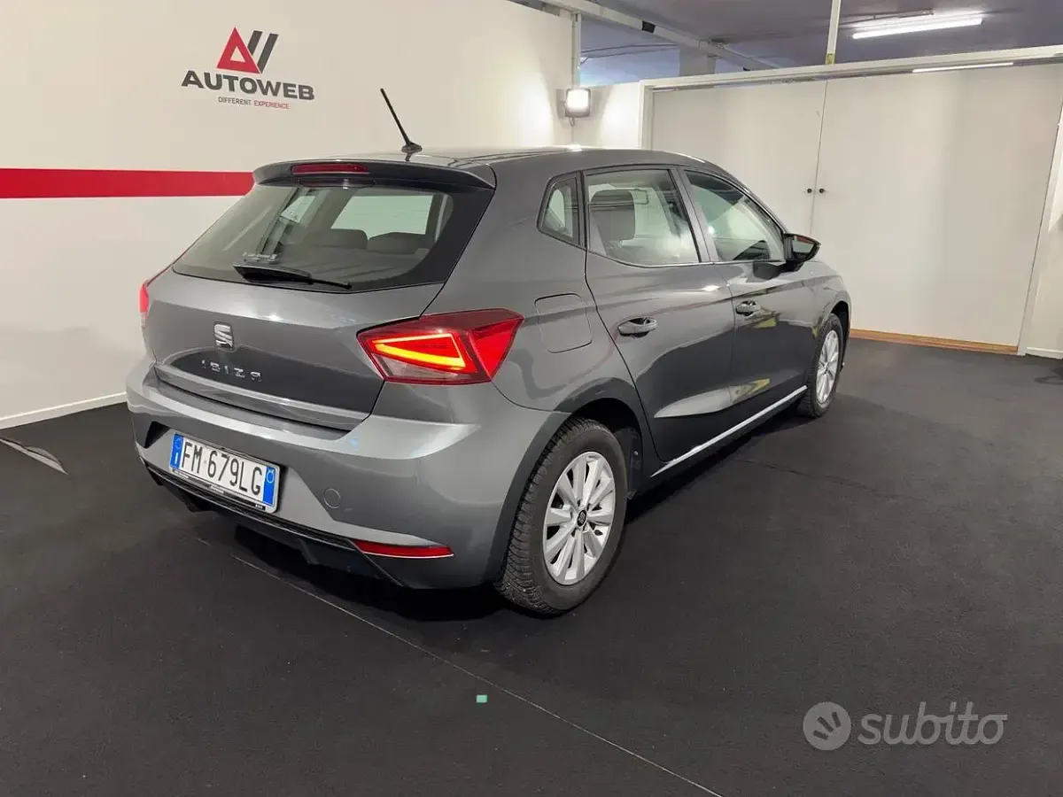 Usata Seat Ibiza XCELLENCE 75 CV (55 kW) 2017 Grigio Berlina