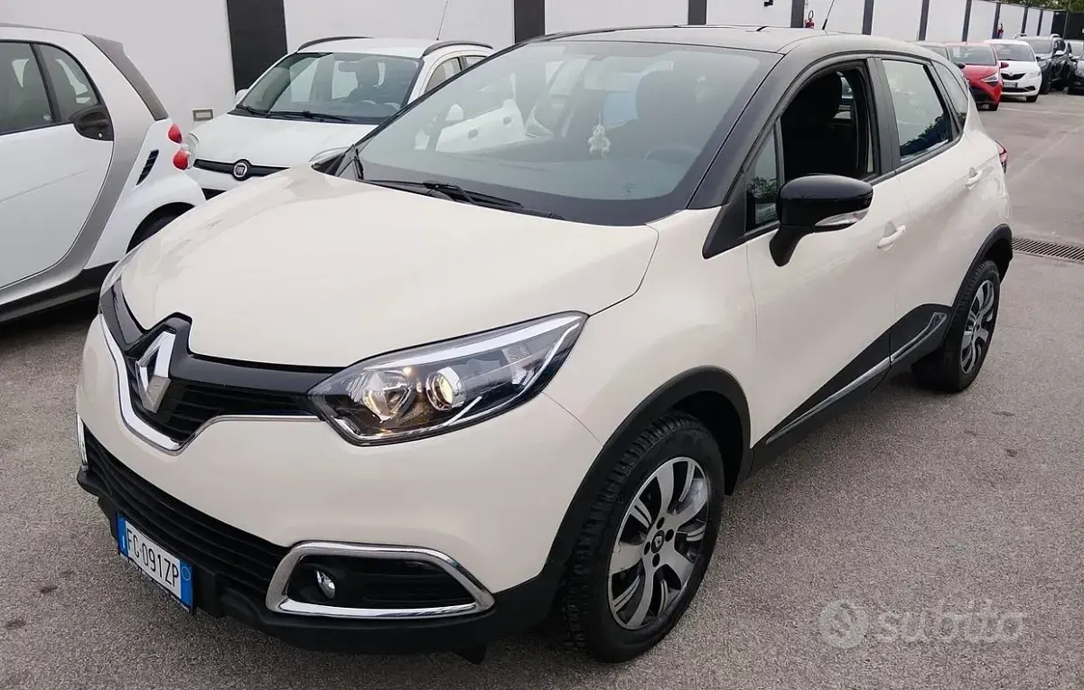 Usata Renault Captur 90 CV (66 kW) 2017 Beige SUV