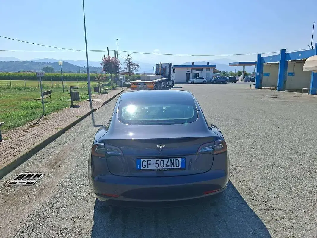 Usata Tesla Model 3 Standard Range 88 kW (120 CV) 2021 Grigio Berlina