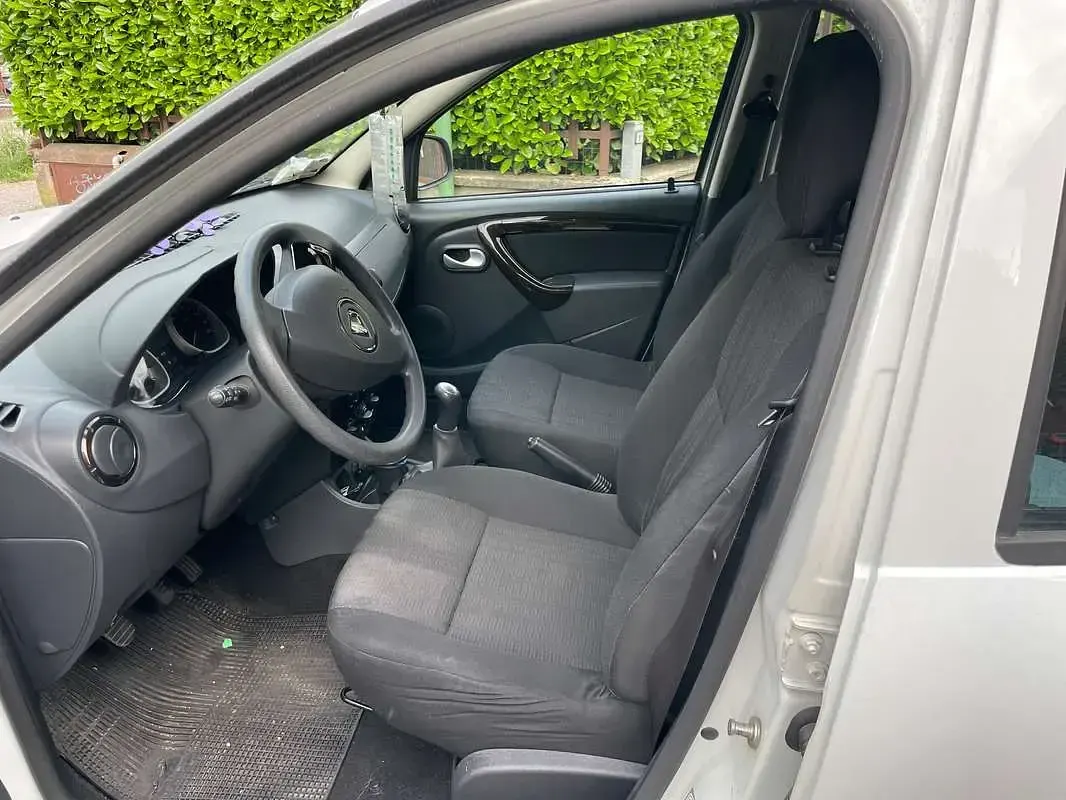 Usata Dacia Duster Lauréate 105 CV (77 kW) 2012 Bianco SUV