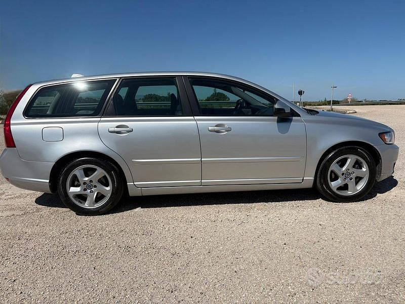Usata Volvo V50 115 CV (84 kW) 2012 Grigio Station wagon