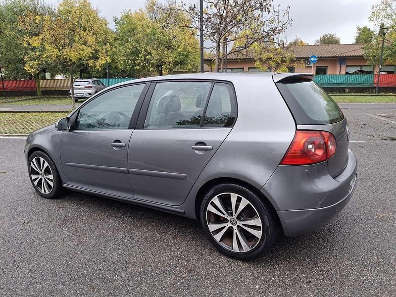 Usata VW Golf IV Trendline 105 CV (77 kW) 2004 Grigio Berlina