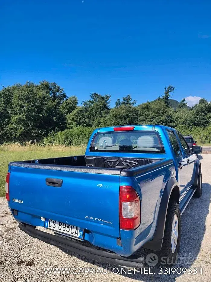 Usata Isuzu D-Max 101 CV (74 kW) 2005 Blu Pick-up