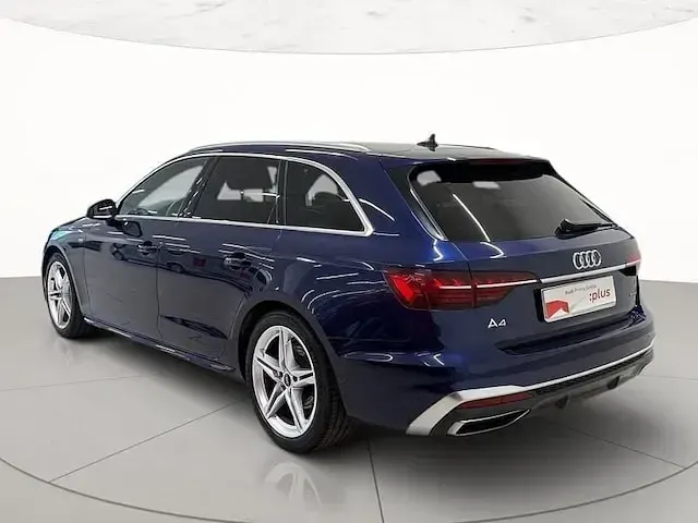 Usata Audi A4 S-Line 204 CV (150 kW) 2024 Blu navarra metallizzato Station wagon