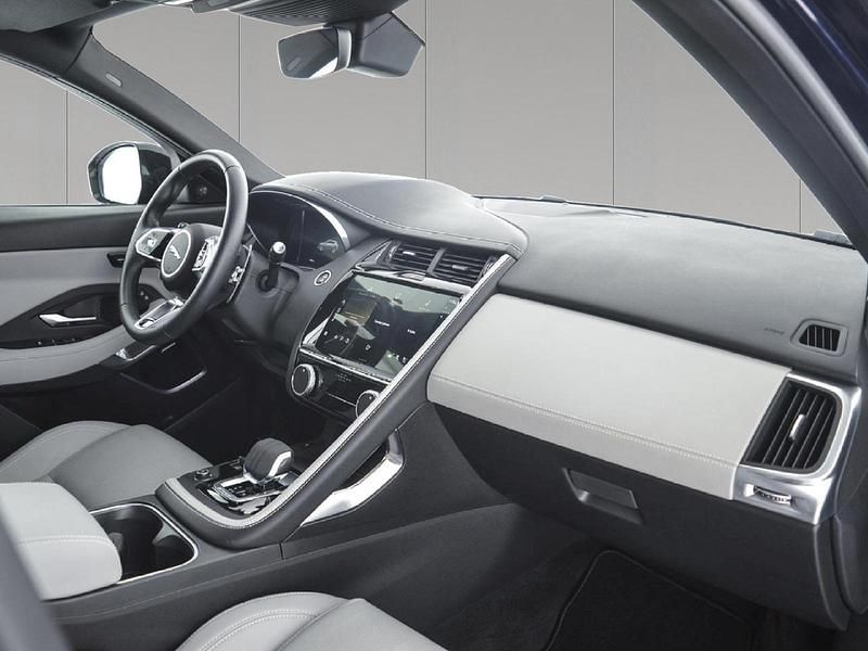 Usata Jaguar E-Pace R-Dynamic 163 CV (119 kW) 2023 Portofino blue SUV