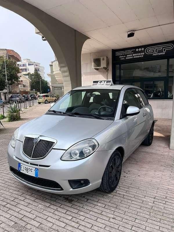 Usata Lancia Ypsilon 77 CV (56 kW) 2011 Utilitaria