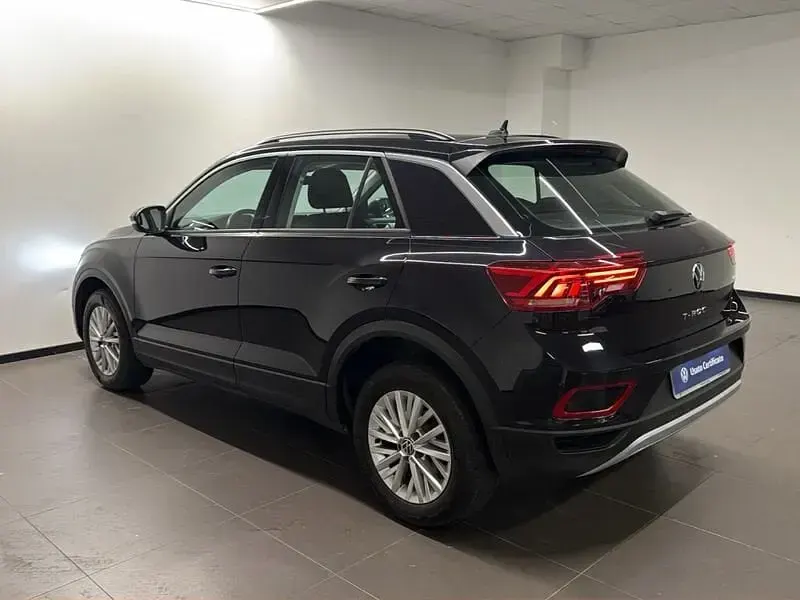 Usata VW T-Roc Life 116 CV (85 kW) 2023 Nero SUV