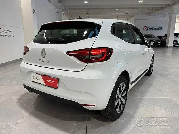 Usata Renault Clio V Equilibre 65 CV (47 kW) 2022 Bianco Berlina
