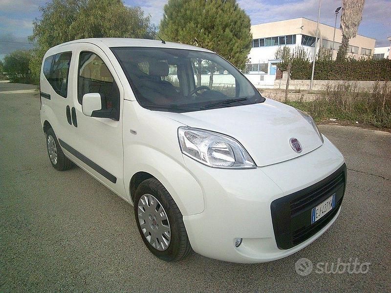 Usata Fiat Qubo Trekking 95 CV (69 kW) 2012 Bianco Monovolume