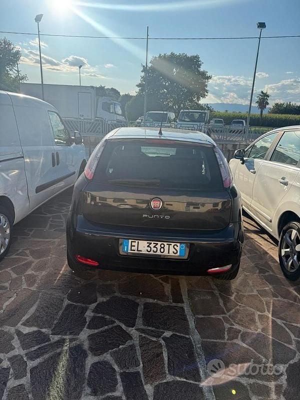 Usata Fiat Punto 95 CV (69 kW) 2012 Utilitaria