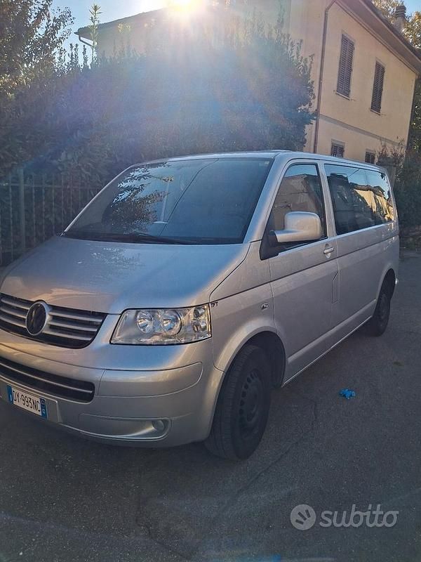 Usata VW Caravelle 2009 Grigio Monovolume