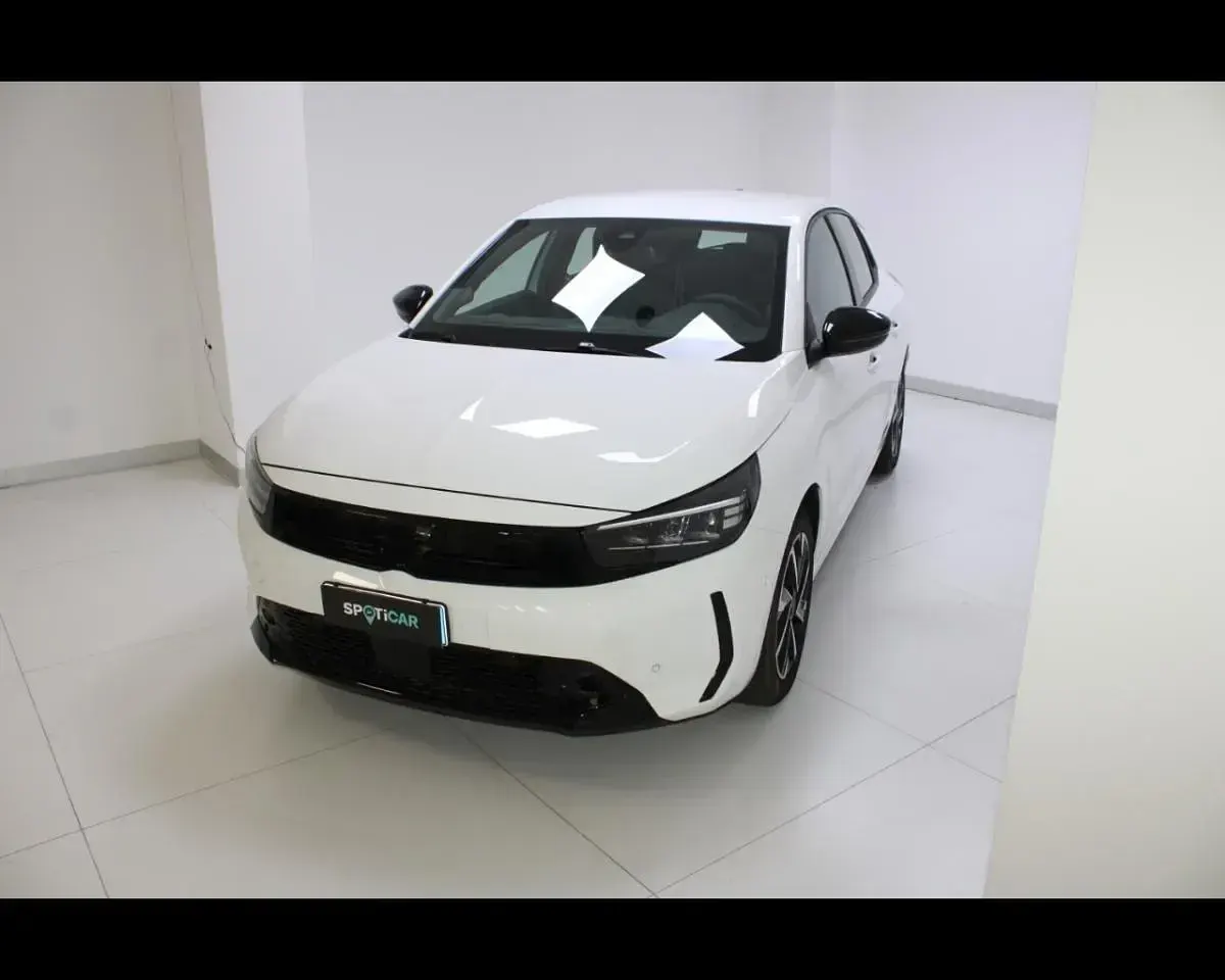 Usata Opel Corsa 101 CV (74 kW) 2025 Argento Utilitaria