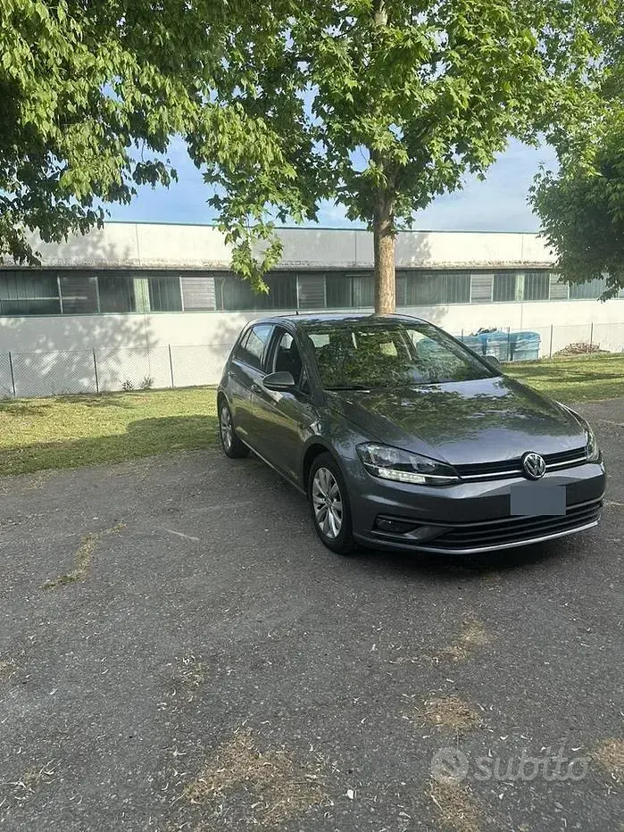 Usata VW Golf VII 90 CV (66 kW) 2017 Grigio Berlina