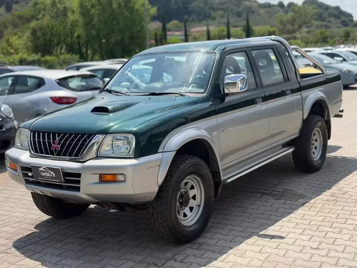 Usata Mitsubishi L200 115 CV (84 kW) 2002 Verde Pick-up