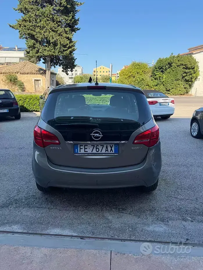 Usata Opel Meriva 120 CV (88 kW) 2016 Grigio Monovolume