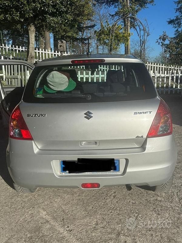 Usata Suzuki Swift 92 CV (67 kW) 2009 Grigio Utilitaria