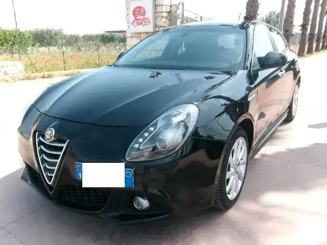 Usata Alfa Romeo Giulietta Distinctive 120 CV (88 kW) 2016 Nero Utilitaria