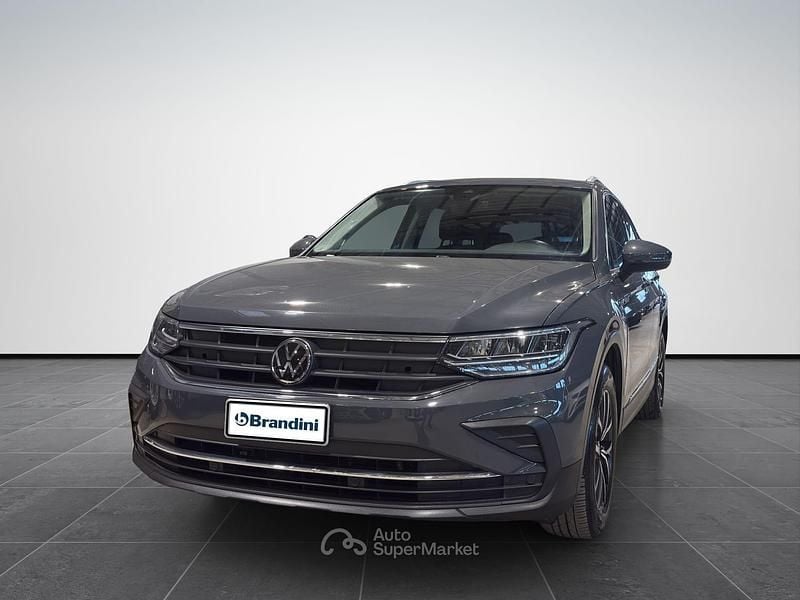 Usata VW Tiguan Life 131 CV (96 kW) 2021 Gray SUV