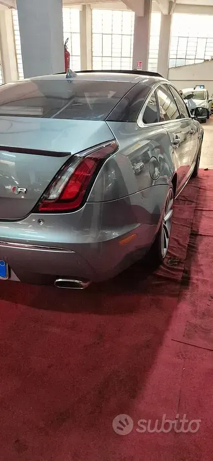 Usata Jaguar XJ 275 CV (202 kW) 2014 Grigio Berlina