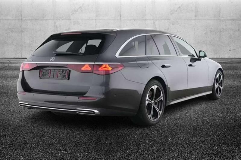 Usata Mercedes E300 Advanced Plus 313 CV (230 kW) 2024 Grigio Station wagon