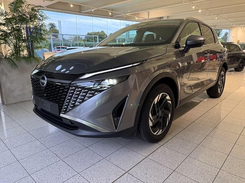 Usata Nissan Qashqai N-Connecta 140 CV (102 kW) 2025 Darkmetal grey SUV