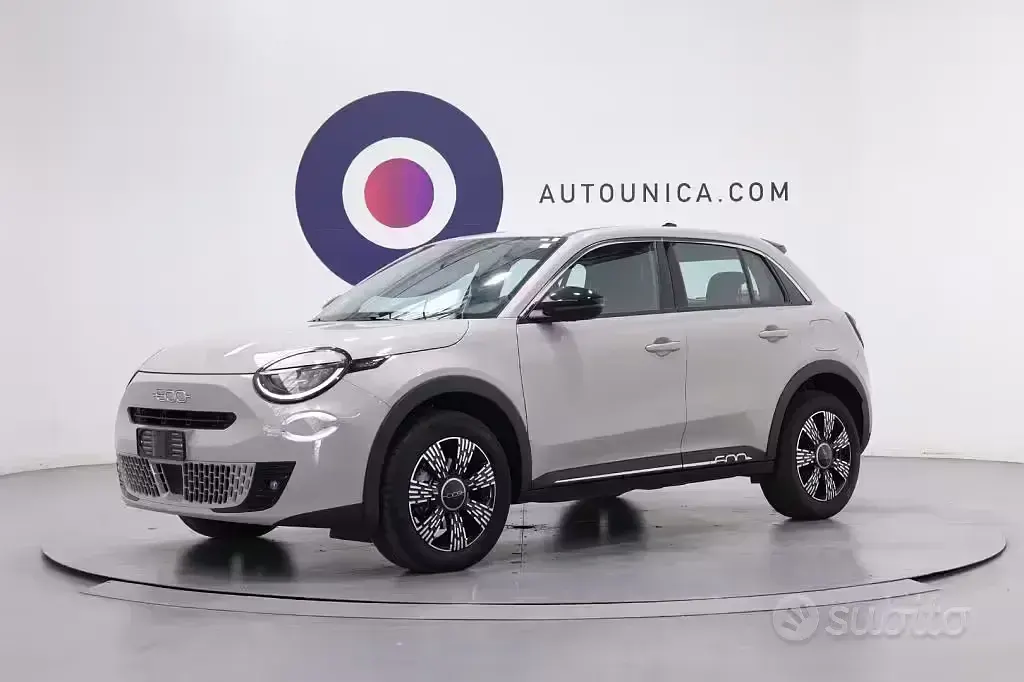 Usata Fiat 600 101 CV (74 kW) 2025 Beige SUV