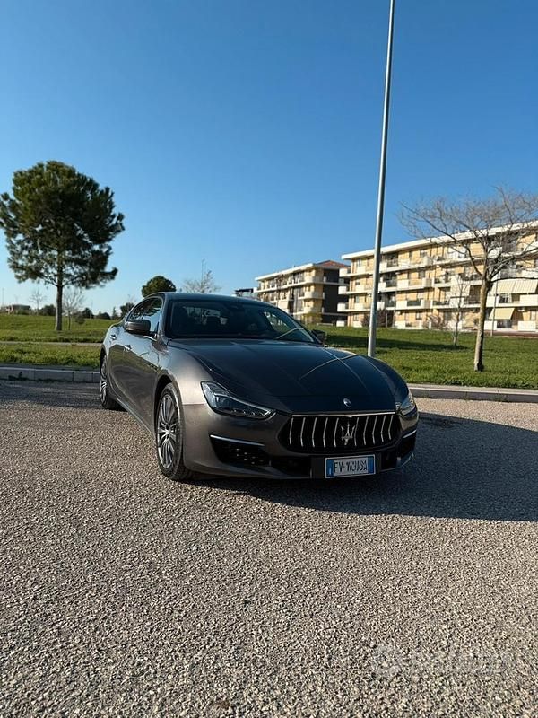 Usata Maserati Ghibli GranLusso 250 CV (183 kW) 2019 Grigio Berlina