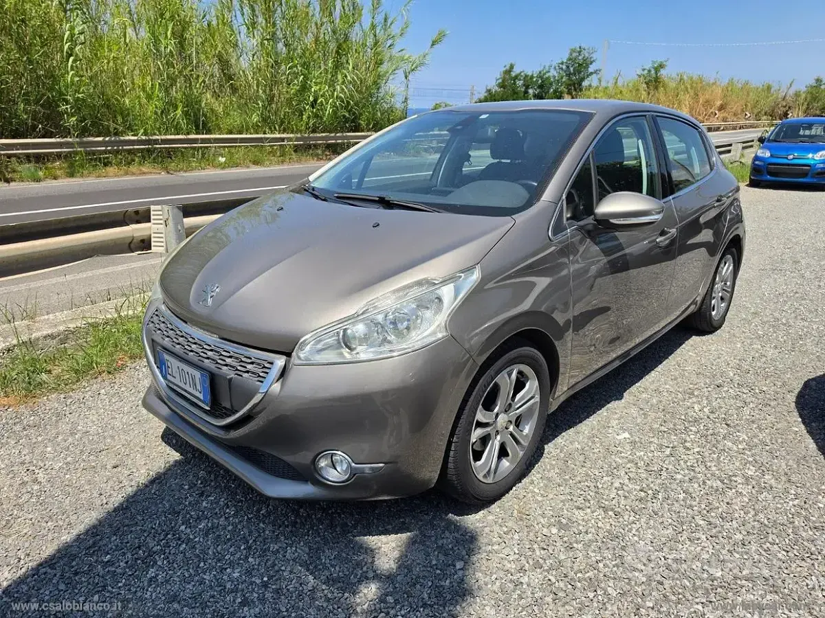 Usata Peugeot 208 Active 82 CV (60 kW) 2012 Utilitaria