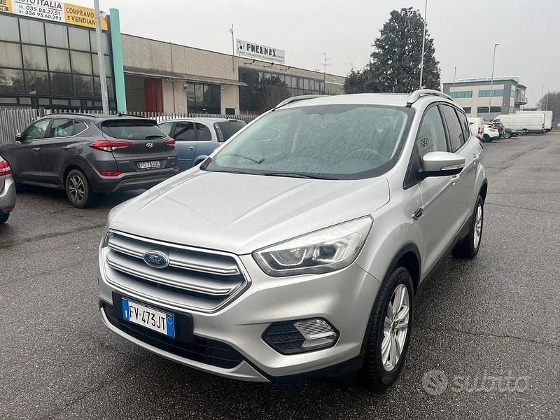 Usata Ford Kuga 120 CV (88 kW) 2019 Grigio SUV