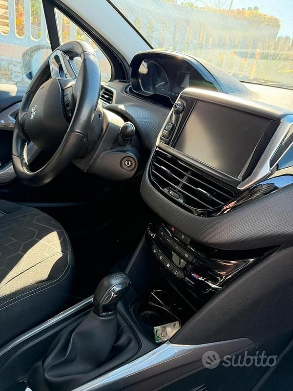 Usata Peugeot 2008 100 CV (73 kW) 2018 Nero SUV