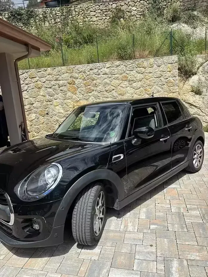 Usata Mini ONE 102 CV (75 kW) 2022 Nero Utilitaria