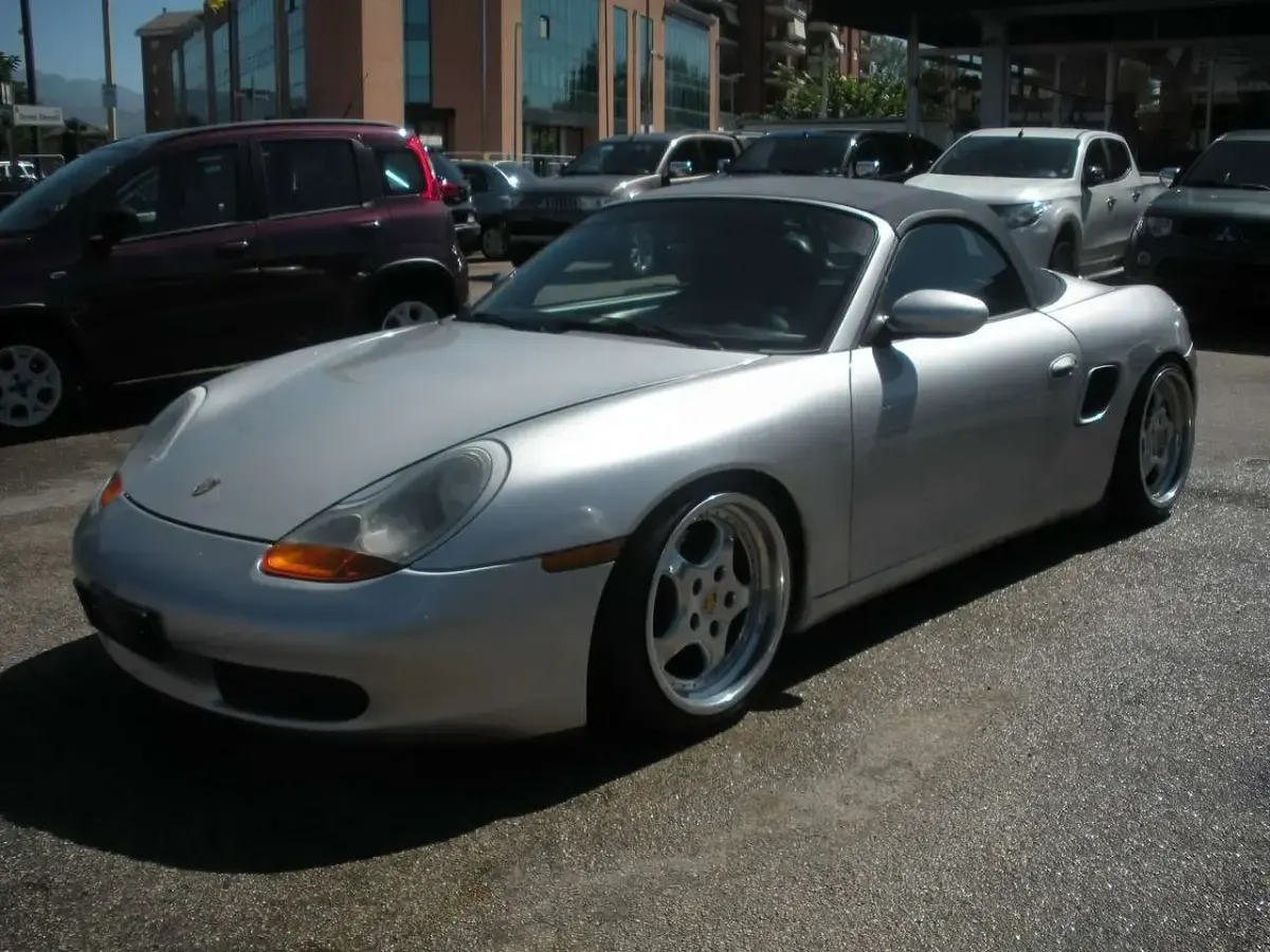 Usata Porsche Boxster 220 CV (161 kW) 2001 Argento Cabrio