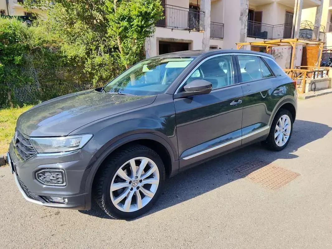 Usata VW T-Roc Advance 116 CV (85 kW) 2019 Grigio SUV