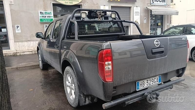 Usata Nissan Navara 190 CV (139 kW) 2012 Grigio Pick-up