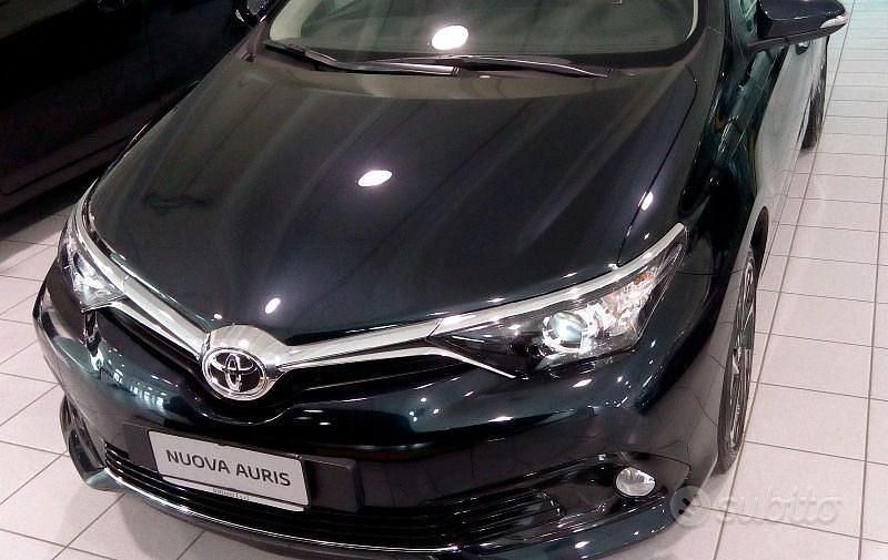 Usata Toyota Auris 90 CV (66 kW) 2016 Berlina