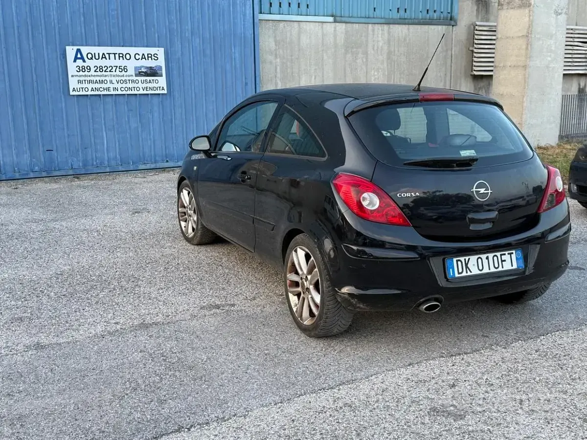 Usata Opel Corsa Club 80 CV (58 kW) 2007 Nero Utilitaria