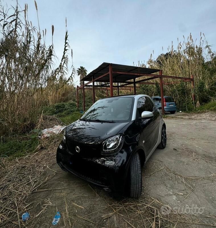 Nero Usata 2016 Smart ForTwo Coupé Coupé | 9000 € - Immagine 1/4