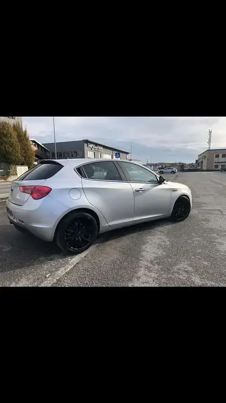 Usata Alfa Romeo Giulietta Sprint 105 CV (77 kW) 2015 Utilitaria