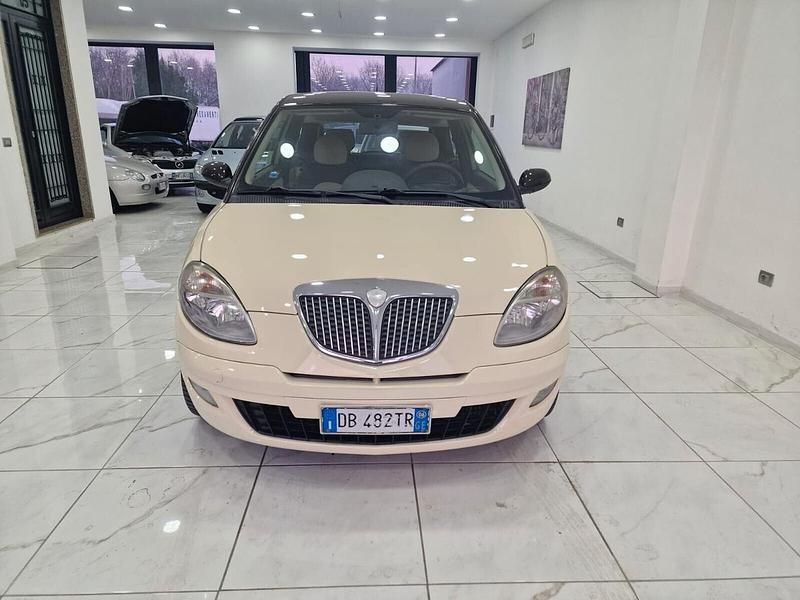Usata Lancia Ypsilon 73 CV (53 kW) 2006 Beige Utilitaria