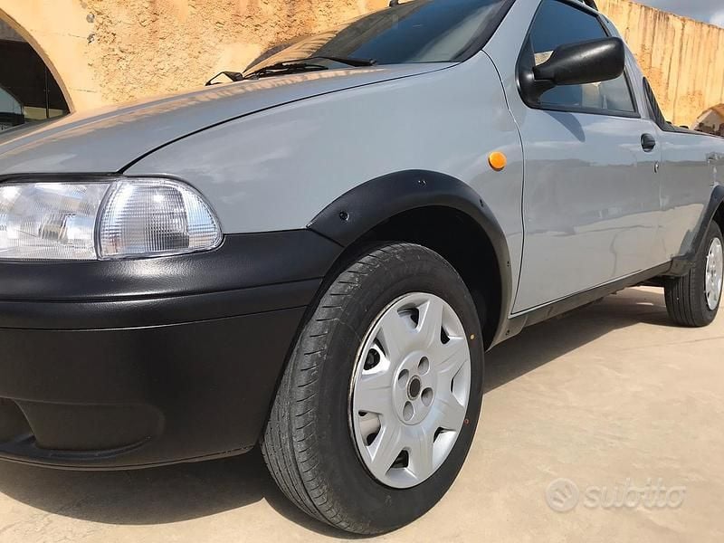 Usata Fiat Strada 2001 Grigio Pick-up