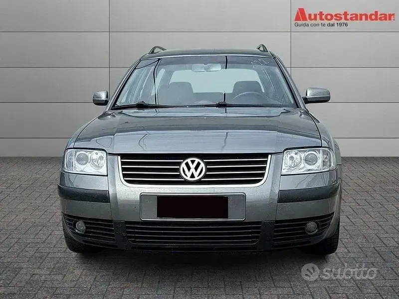 Usata VW Passat Business 131 CV (96 kW) 2003 Grigio Station wagon