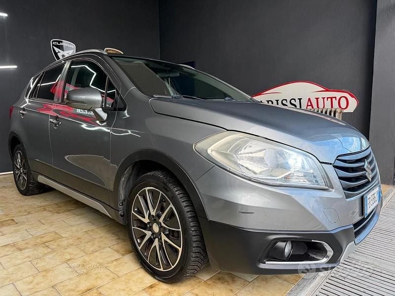 Grigio Usata 2016 Suzuki SX4 S-Cross Monovolume | 7999 € (Buon prezzo) - Immagine 1/4