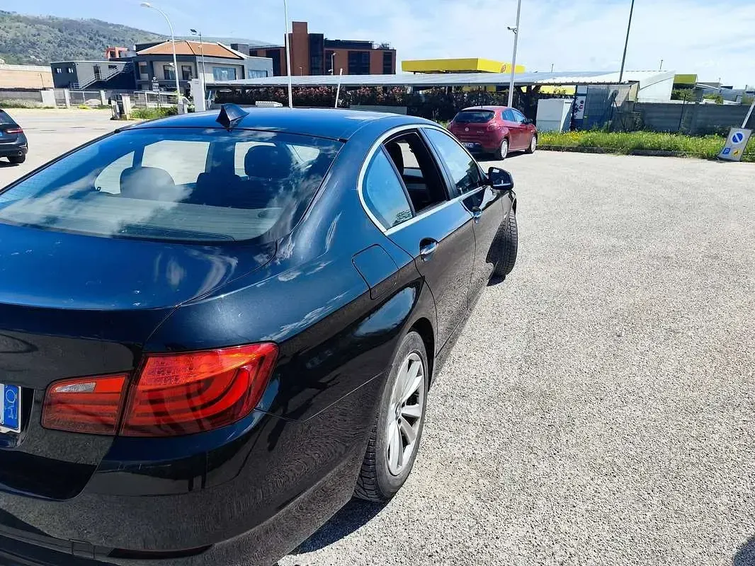 Usata BMW 520 184 CV (135 kW) 2010 Nero Berlina