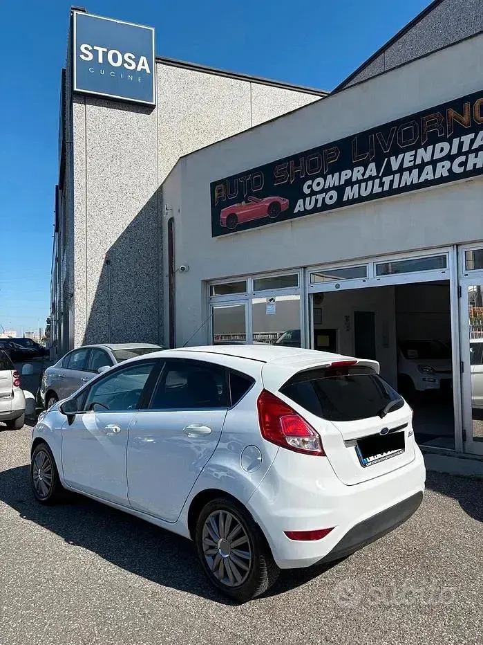 Second-hand Ford Fiesta 75 CP (55 kW) 2015 Alb Hatchback
