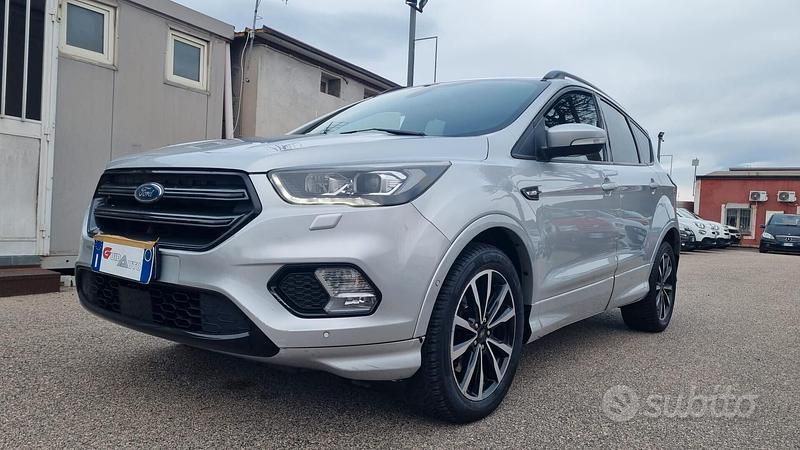 Usata Ford Kuga ST-Line 120 CV (88 kW) 2018 Grigio SUV