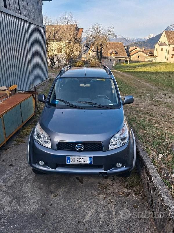 Usata Daihatsu Terios 105 CV (77 kW) 2008 Grigio SUV
